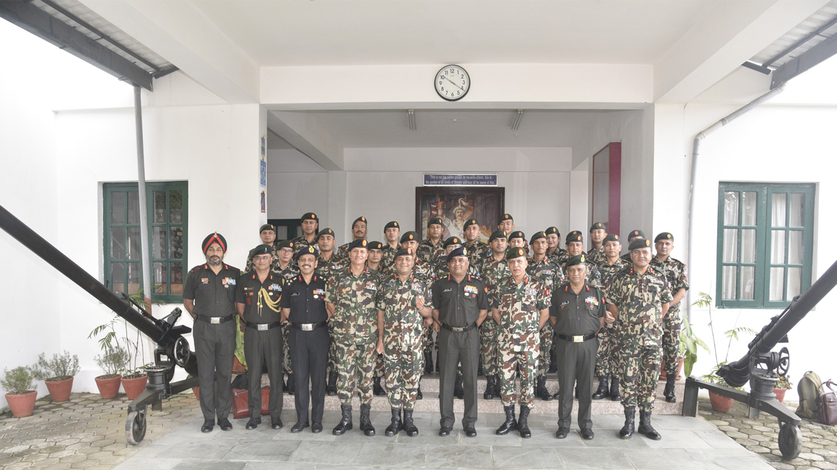 भारतीय सेनाध्यक्ष पाण्डेले गरे नेपाली सेनाकाे स्टाफ कलेजको निरीक्षण भ्रमण