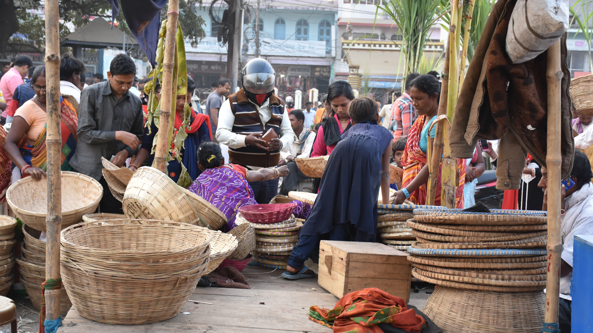 तराईमा छठको रौनक, बजारमा बढ्यो चहलपहल