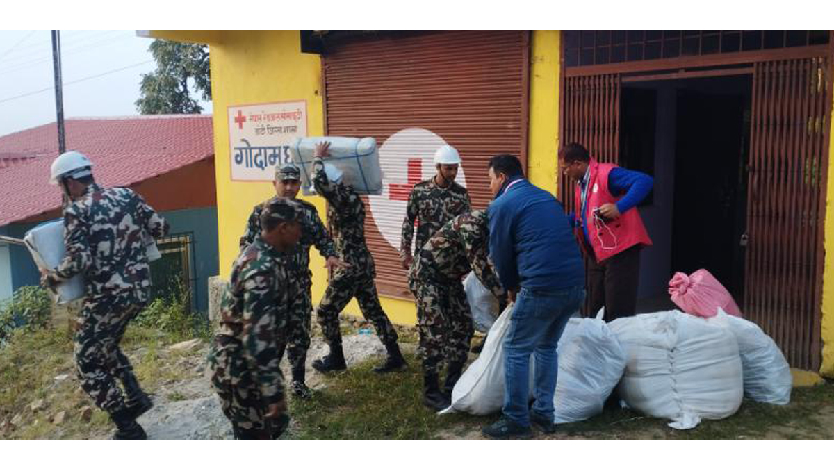 भूकम्प प्रभावितको उद्धारमा जुटे सेना, नेपाल प्रहरी र सशस्त्र प्रहरी