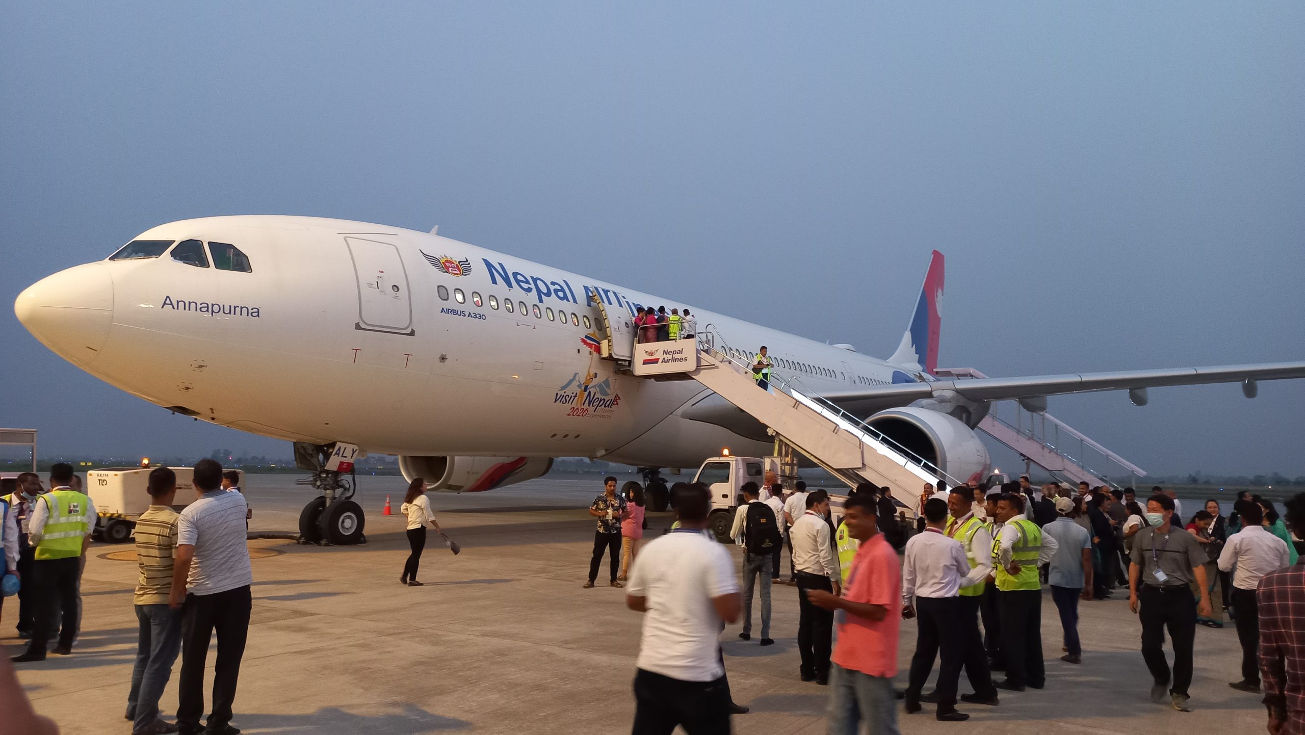 गौतमबुद्ध विमानस्थलबाट अन्तर्राष्ट्रिय उडान भर्दै नेपाल एयरलाइन्स