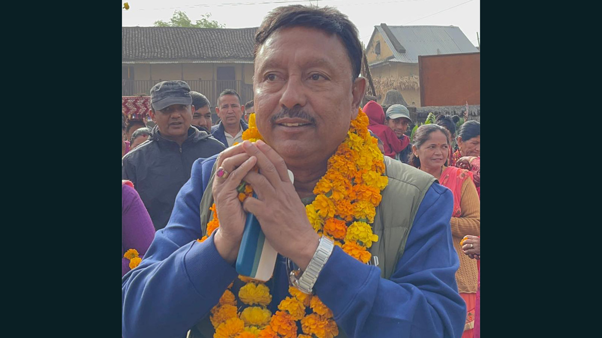 कोमल वलीलाई हराउँदै नेपाली कांग्रेसका दीपक गिरी विजयी