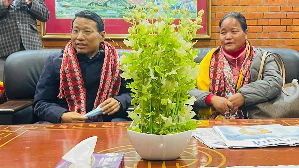 चीनमा उपचार गराएर नेपाल फर्किए माओवादी केन्द्रका नेता पुन