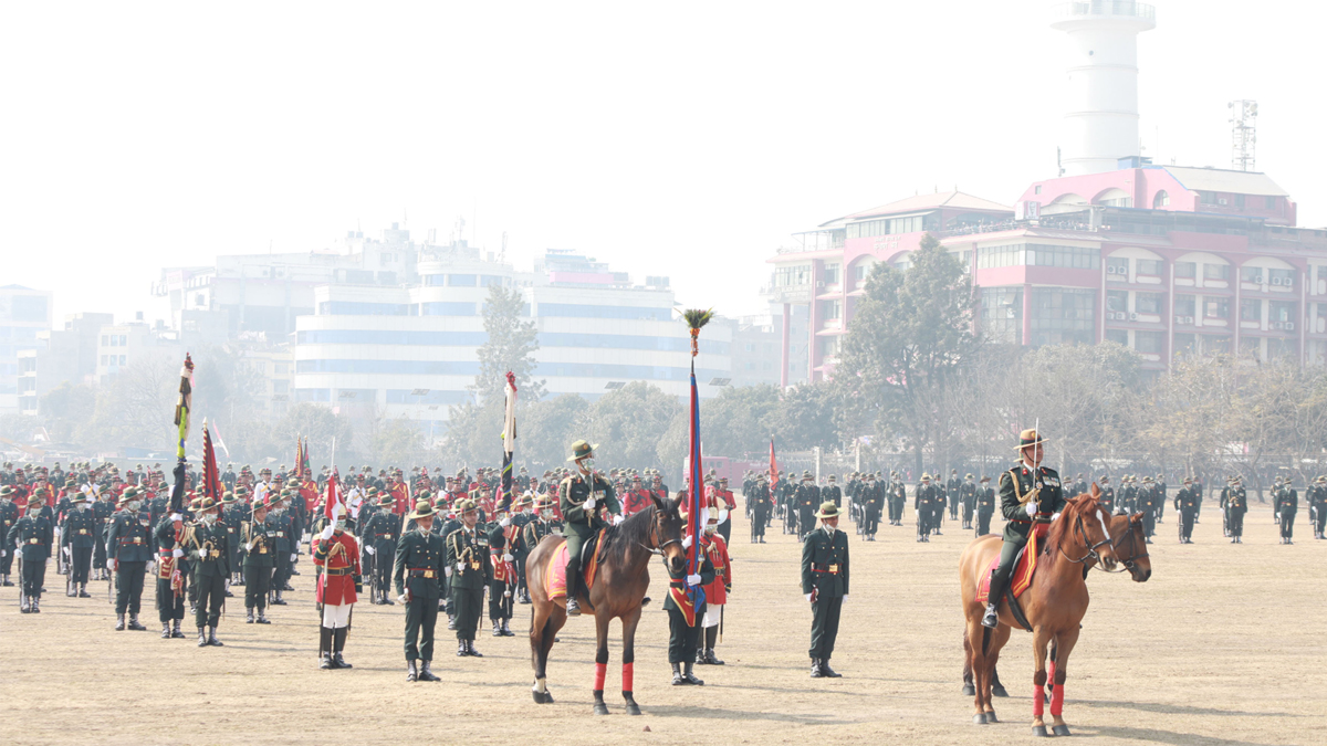 स्थापना दिवसमा सैनिक मञ्चमा नेपाली सेनाको हर्ष बढाइँ (तस्बिरहरू)