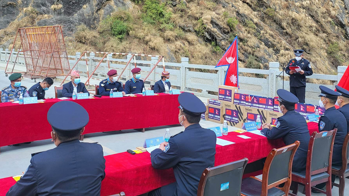 कोरोना महामारीपछि पहिलो पटक तातोपानीको मितेरीपुलमा नेपाल-चीन सीमा सुरक्षा बैठक