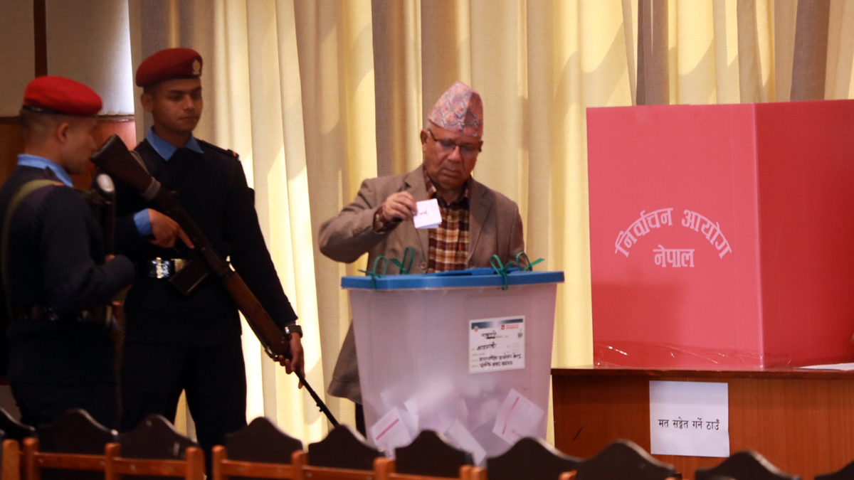 राष्ट्रपतिको निर्वाचनमा भोट क्रस हुने सम्भावना छैन : माधव नेपाल