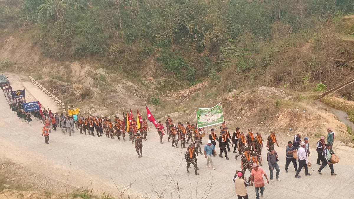 गोरखा-जितगढी पदयात्राका क्रममा पाल्पा पुग्याे सेनाको टोली