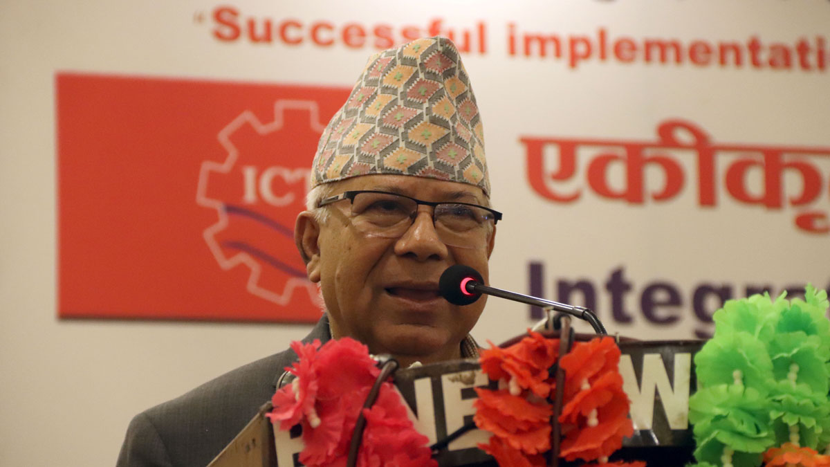 श्रमिकको आर्थिक तथा सामाजिक रूपान्तरण आवश्यक छ : माधव नेपाल