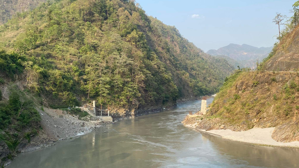 मुग्लिन-नारायणगढ खण्डको पहिरोले सम्झाउँछ घुमाउनेको अलपत्र पुल
