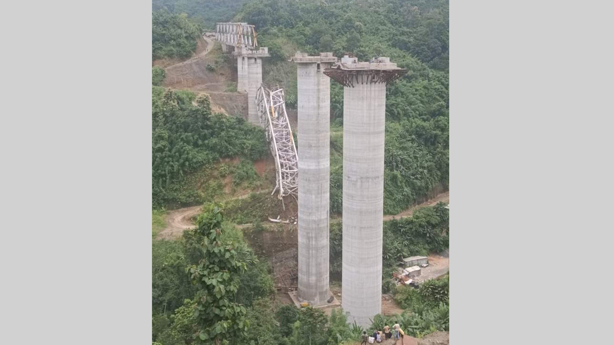 भारतको मिजोरममा निर्माणाधीन रेलवे पुल भत्किँदा कम्तीमा १७ मजदुरको मृत्यु