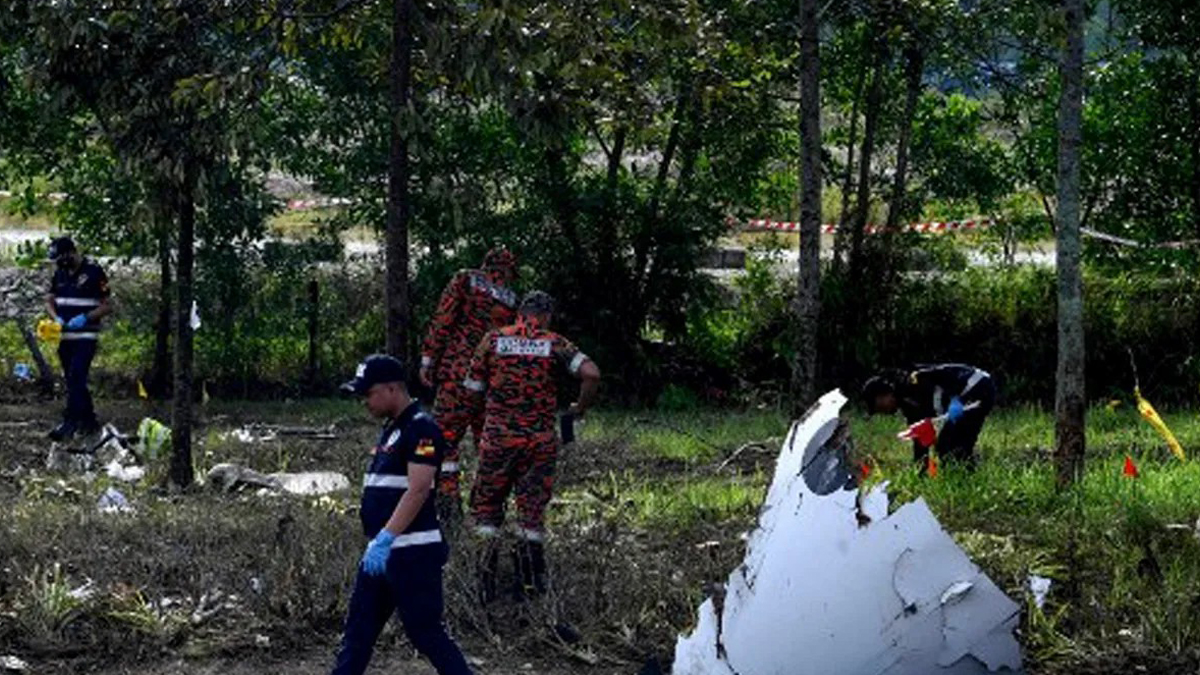 मलेसियामा विमान दुर्घटना हुँदा १० जनाको मृत्यु