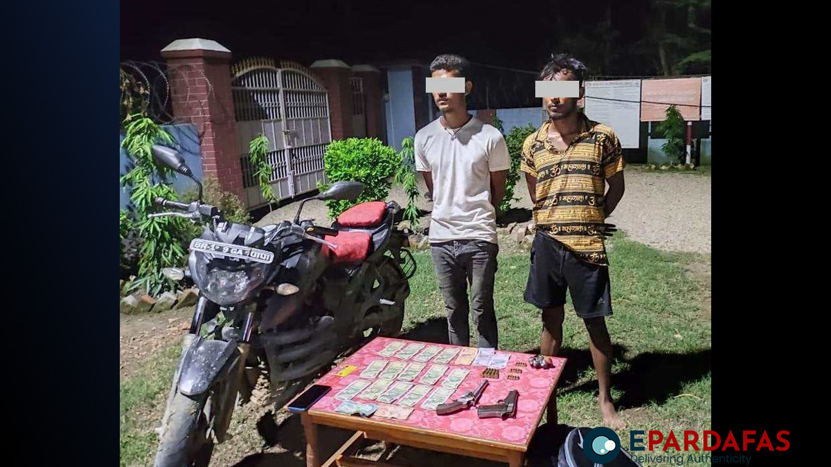 पिस्तोल बोकेर नेपाल छिरेका दुई युवा सशस्त्रको फन्दामा