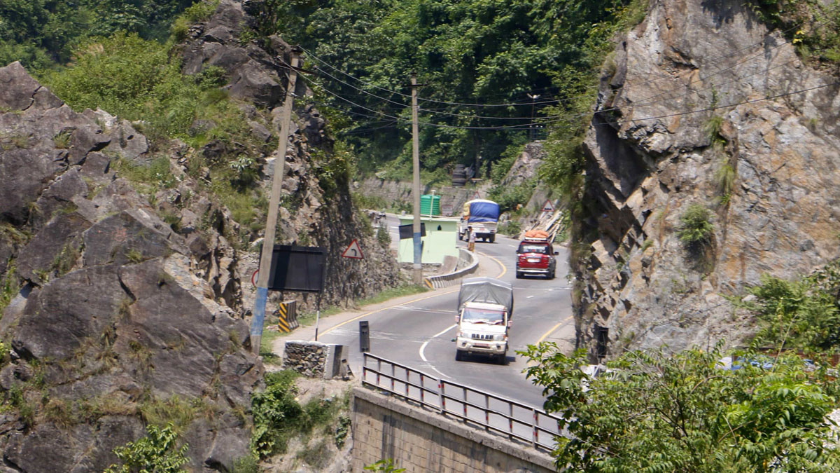 नारायणगढ-मुग्लिन सडकका दुई पुल दशैंअघि सञ्चालनको तयारी