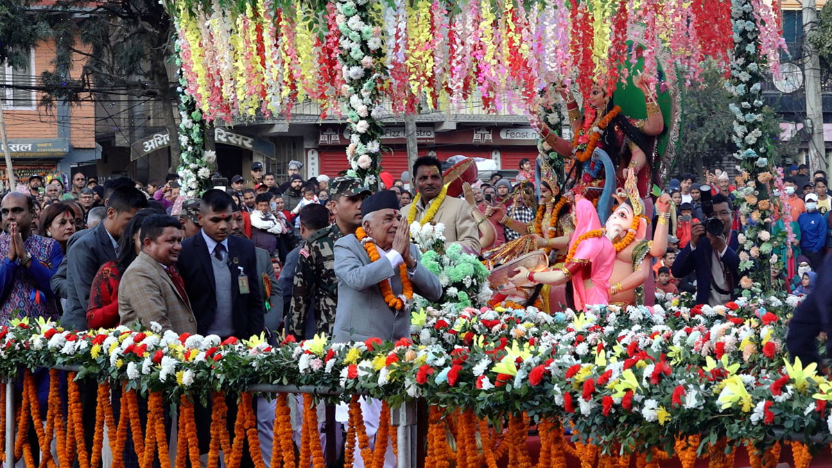 राष्ट्रपति र उपराष्ट्रपतिले गरे छठीमाताको पूजा