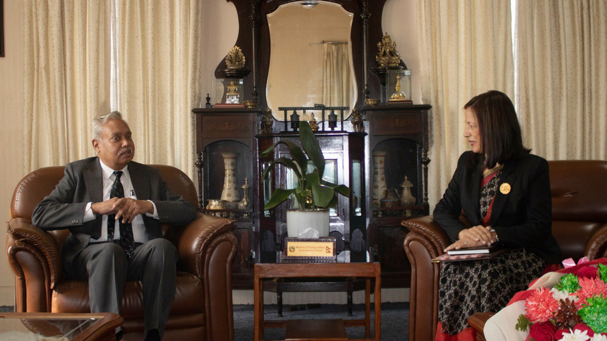 परराष्ट्रसचिव लम्साल र भारतीय राजदूत श्रीवास्तवबीच भेटवार्ता
