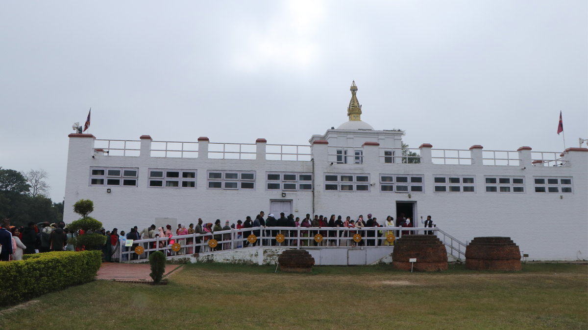 कोरोनाले सुस्ताएको लुम्बिनीको पर्यटन लयमा फर्कँदै, तर छैन पर्यटकको बसाइ लम्ब्याउने योजना